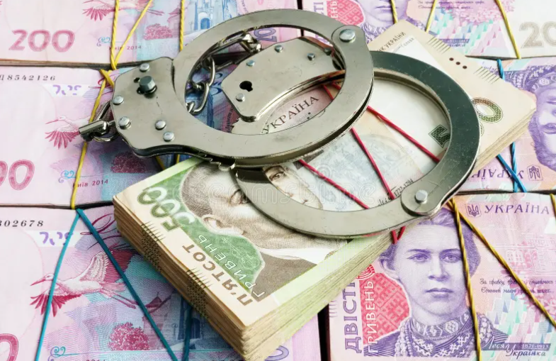 Експосадовиця на Полтавщині два роки нараховувала собі завищену зарплатню