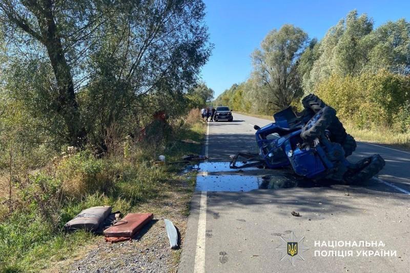 ДТП на Полтавщині: трактор зіткнувся з вантажівкою