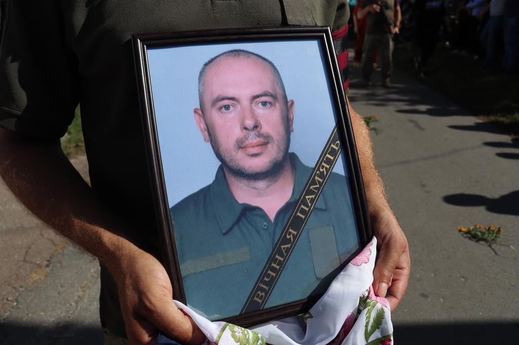 У Решетилівці попрощалися із загиблим в аварії військовослужбовцем