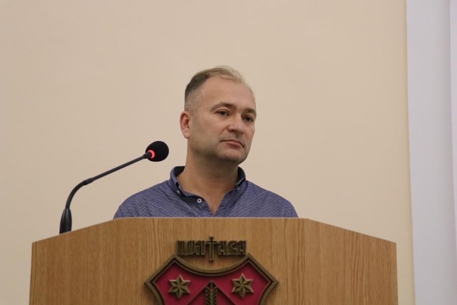 На сесії Полтавської міськради звільнили з посади заступника з питань ЖКГ