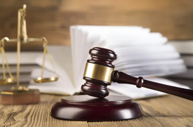 У Полтаві засудили чоловіка за зберігання зброї, яку він знайшов у лісі