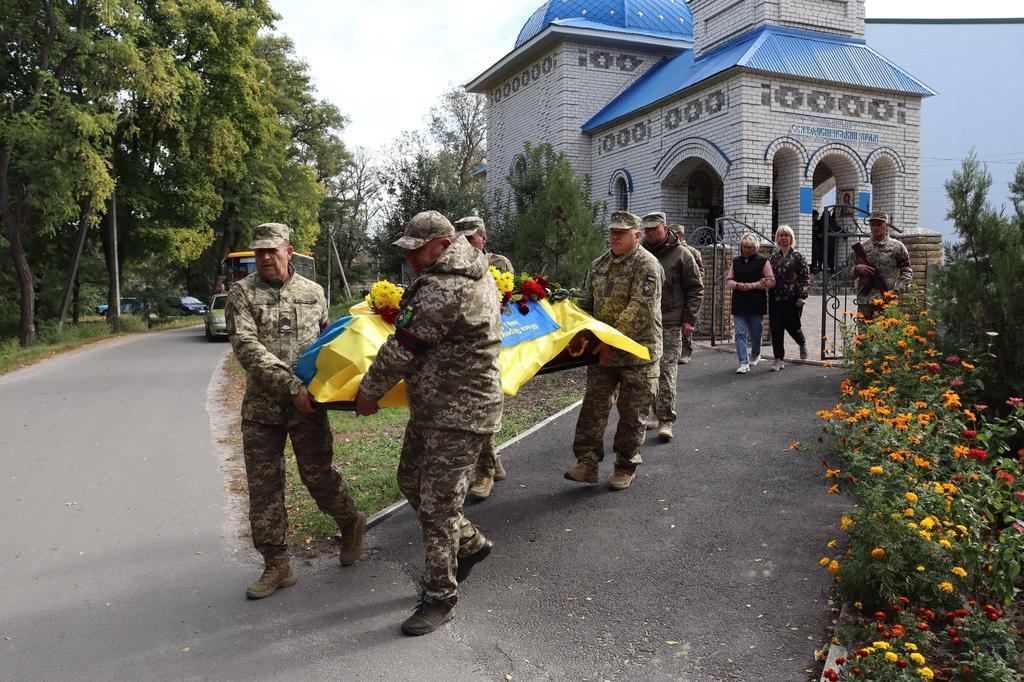 Безвісти зниклий воїн з Полтавщини повернувся додому «на щиті»