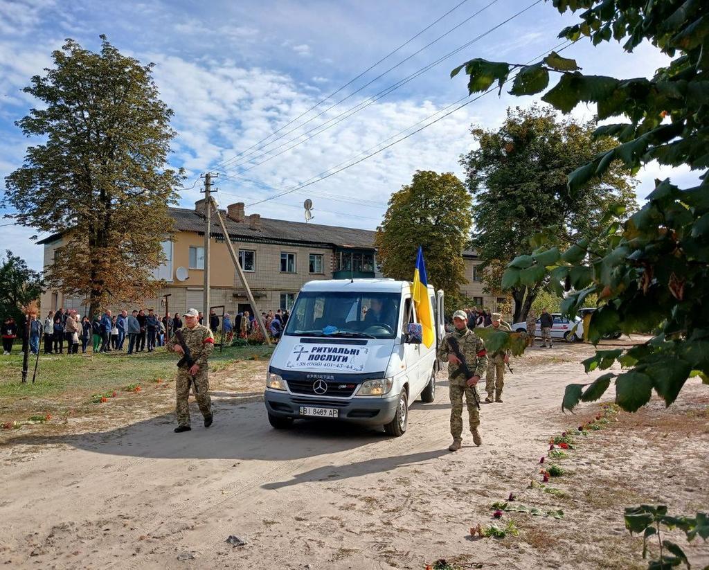 В Котелевській громаді попрощалися із 53-річним військовослужбовцем