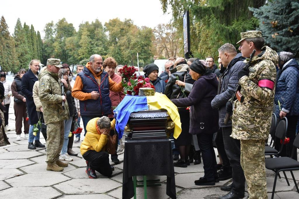 У Пирятині попрощалися із загиблим захисником Євгенієм Боковим