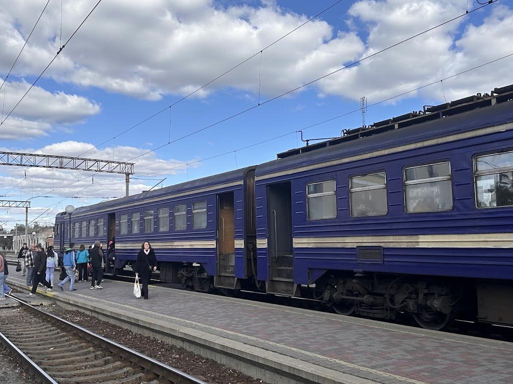 Внаслідок обстрілу частина поїздів на Полтавщині затримується та змінює маршрути