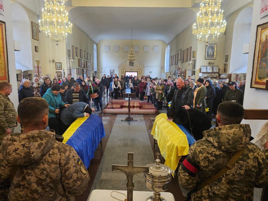 Полтавська громада попрощалась із двома загиблими захисниками України