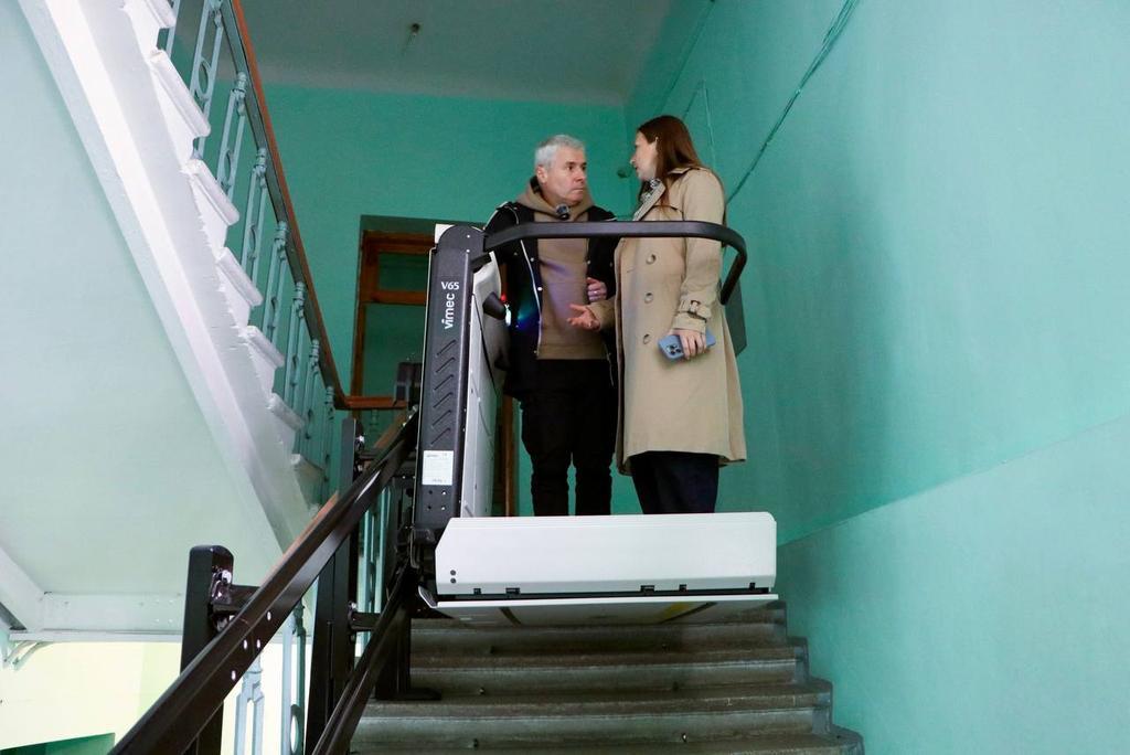 У Полтавській міськраді оглянули ліфт для людей з інвалідністю