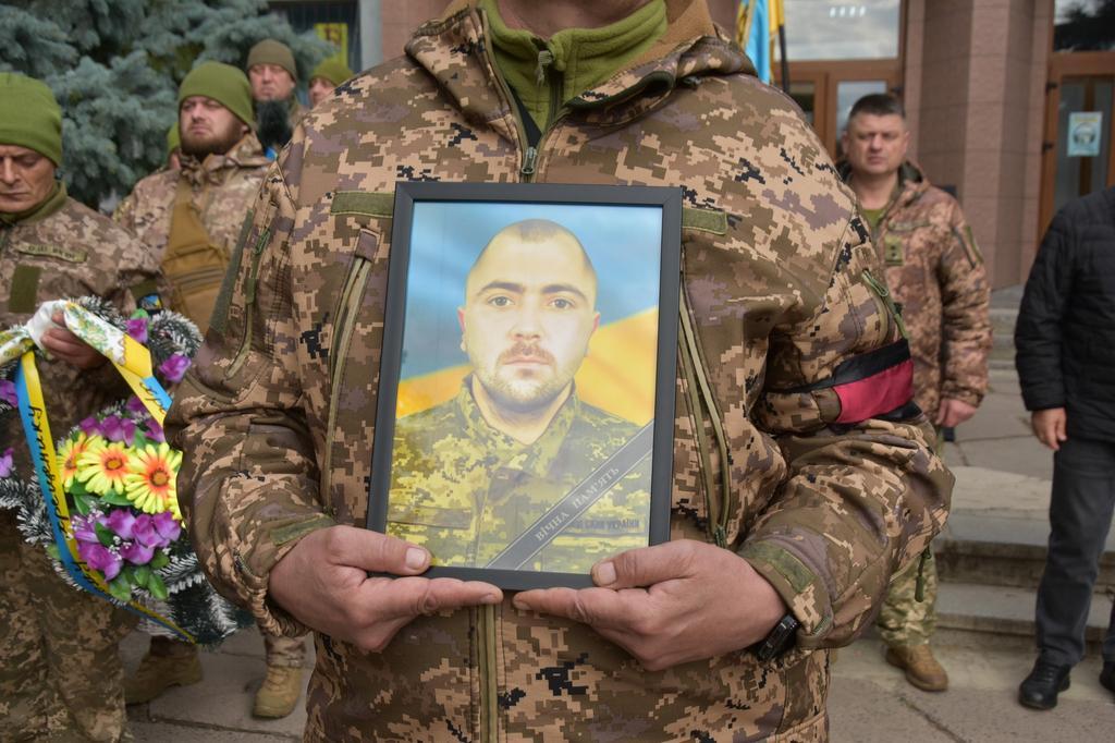Через 10 місяців після загибелі у Пирятині попрощалися з полеглим воїном
