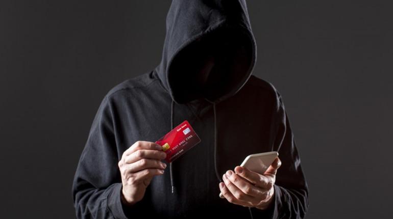 Вісім років за гратами проведе полтавець за шахрайство, який обманював «дзвінками з банку»