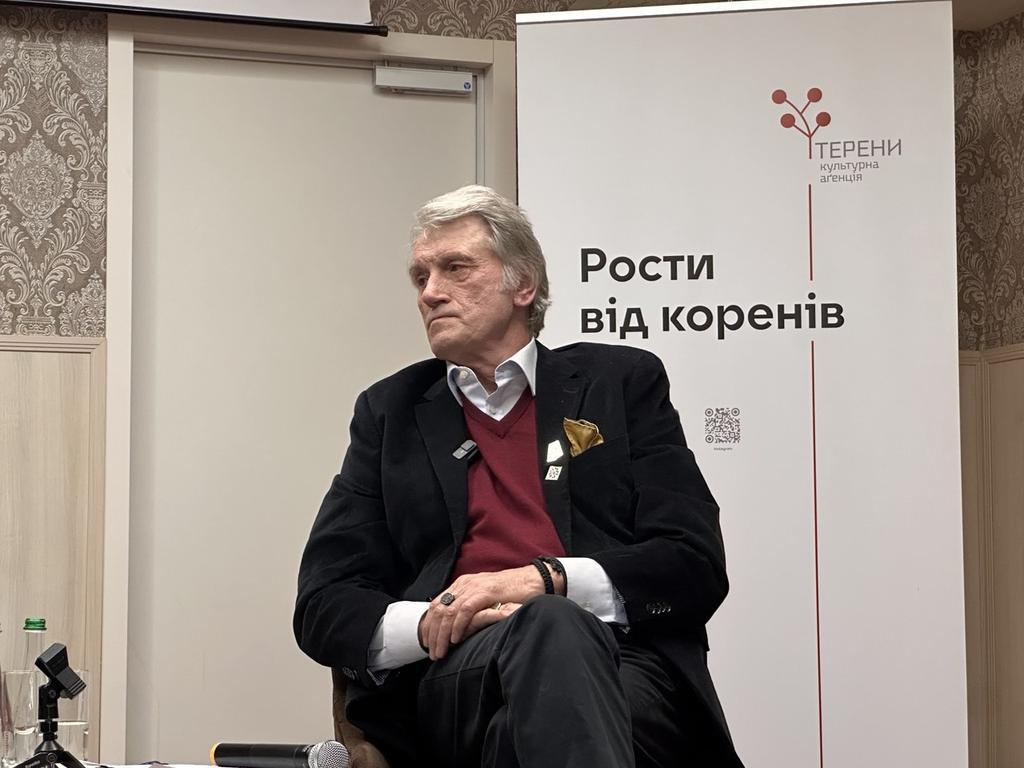«Я не можу стояти на полі, де програла моя нація»: як Ющенко відмовив Путіну святкувати 300-річчя Полтавської битви