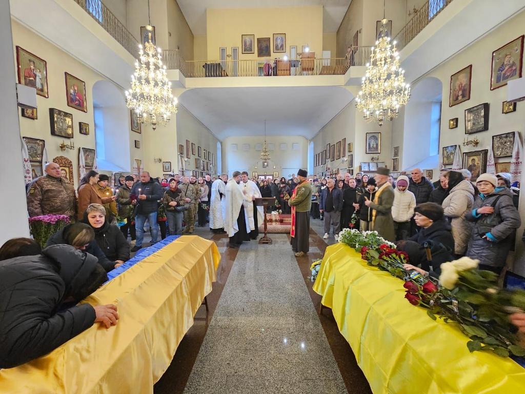 Полтавська громада попрощалась із двома загиблими захисниками