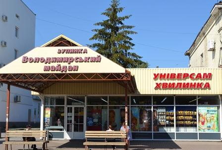 У Лубнах на зупинці громадського транспорту знайшли мертвим чоловіка