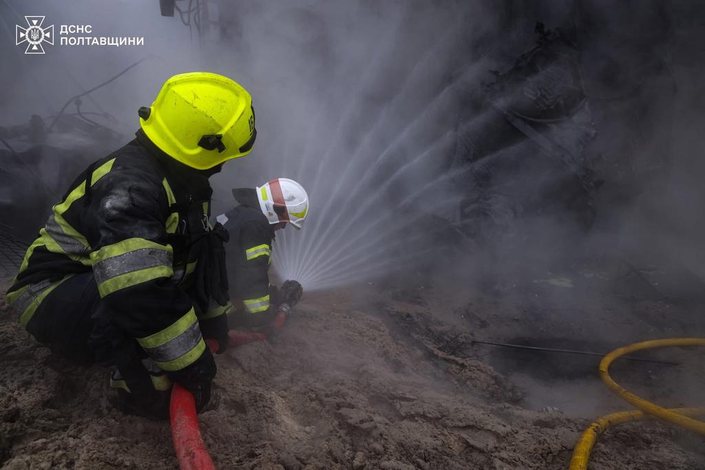 Рятувальники ліквідували пожежі, що виникли внаслідок обстрілу на Полтавщині