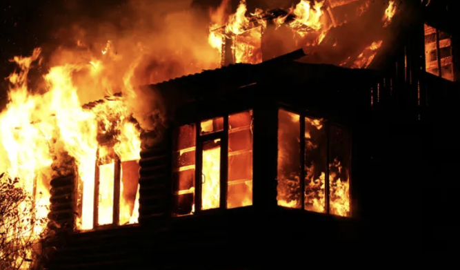 У Кременчуці загорілася квартира, внаслідок цього загинула жінка