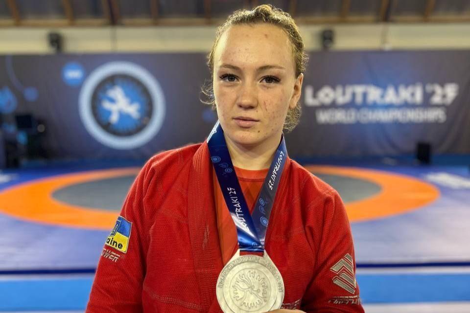 Спортсменка з Полтавщини стала чемпіонкою світу з панкратіону