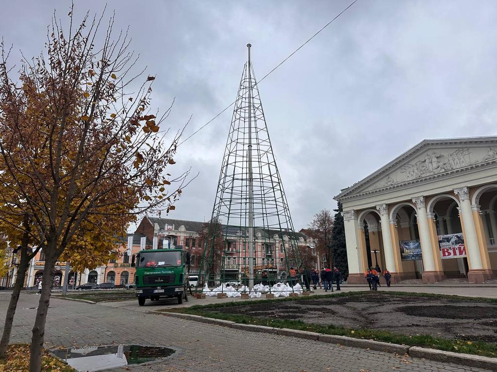 У центрі Полтави тестово ввімкнуть новорічну ілюмінацію