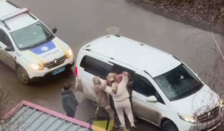 У Полтаві автівка переїхала ногу співробітнику ТЦК: деталі конфлікту