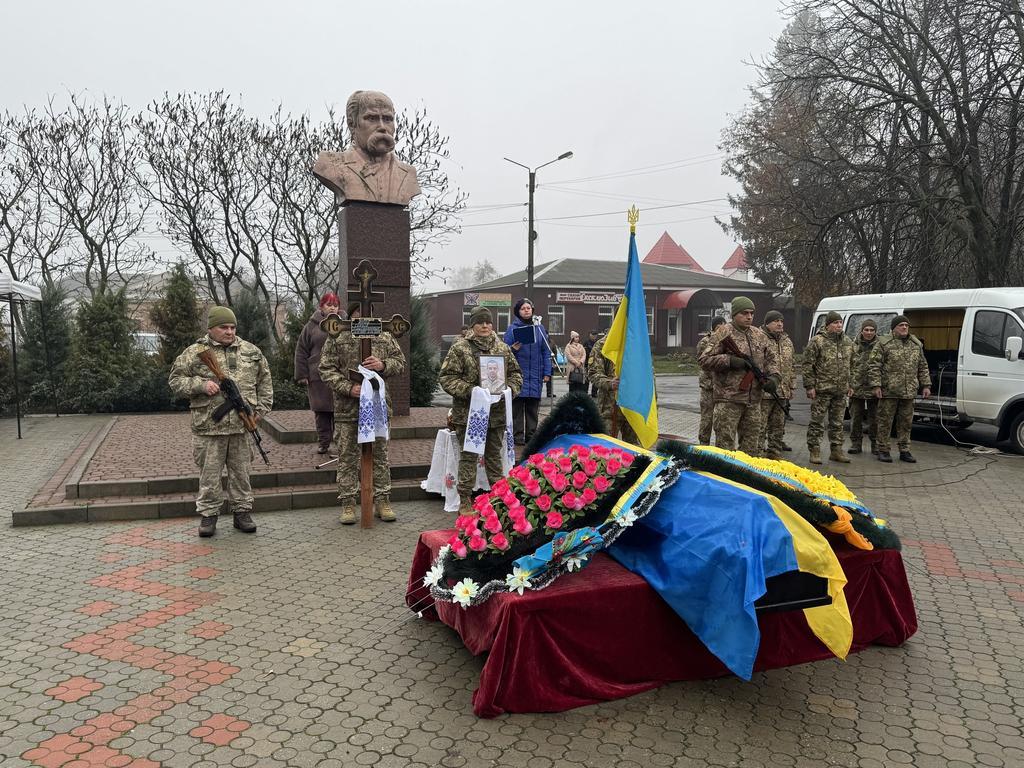 На щиті на Хорольщину повернулися три земляки-військовослужбовці