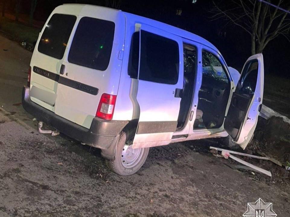 У Полтаві нетверезий водій в’їхав у світлофор