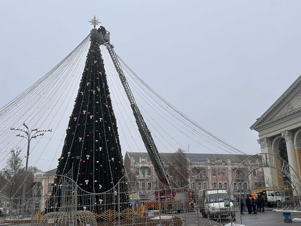 У Полтаві тимчасово не працює святкове шатро ялинки
