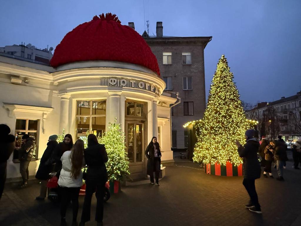 Як підприємці у Полтаві прикрасили фасади своїх закладів. ФОТО