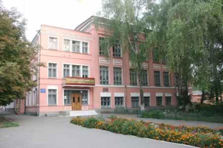 Учнів полтавської школи через ремонт планують навчати в другу зміну: батьки проти