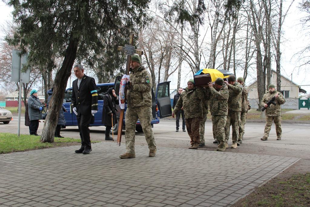 Піщанська громада провела в останню путь свого земляка, Захисника України – Турленка Євгена