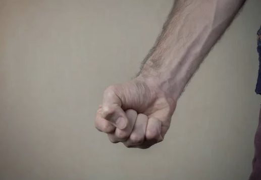 На Полтавщині чоловіка підозрюють у смертельному побитті дружини