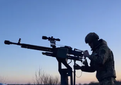 Через падіння уламків на Полтавщині пошкоджено будівлю та склад