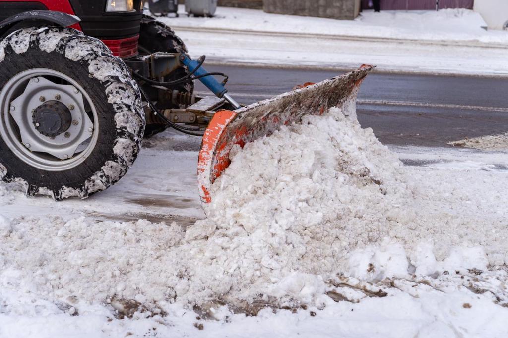 Через похолодання у Полтаві комунальники готуються до ожеледиці