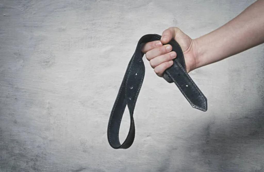 На Полтавщині у прийомній родині знущалися з дитини