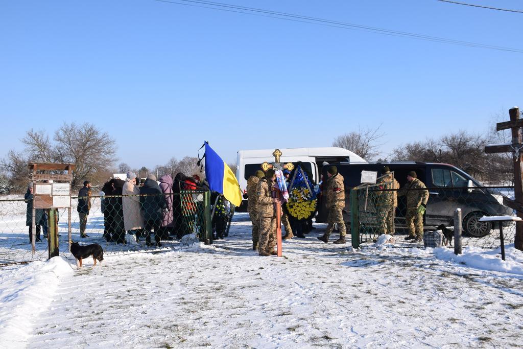 Новосанжарська громада попрощалася із Захисником Віктором Томенком