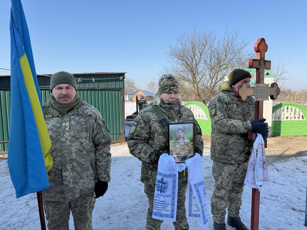 Хорольщина провела в останню путь Героя-Захисника Олега Ляхівненка