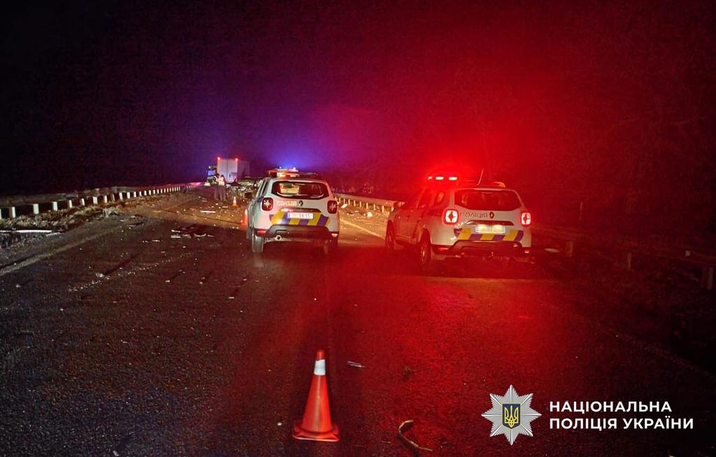 Поблизу Пирятина вантажівка зіткнулася з легковиком: двоє осіб травмовані