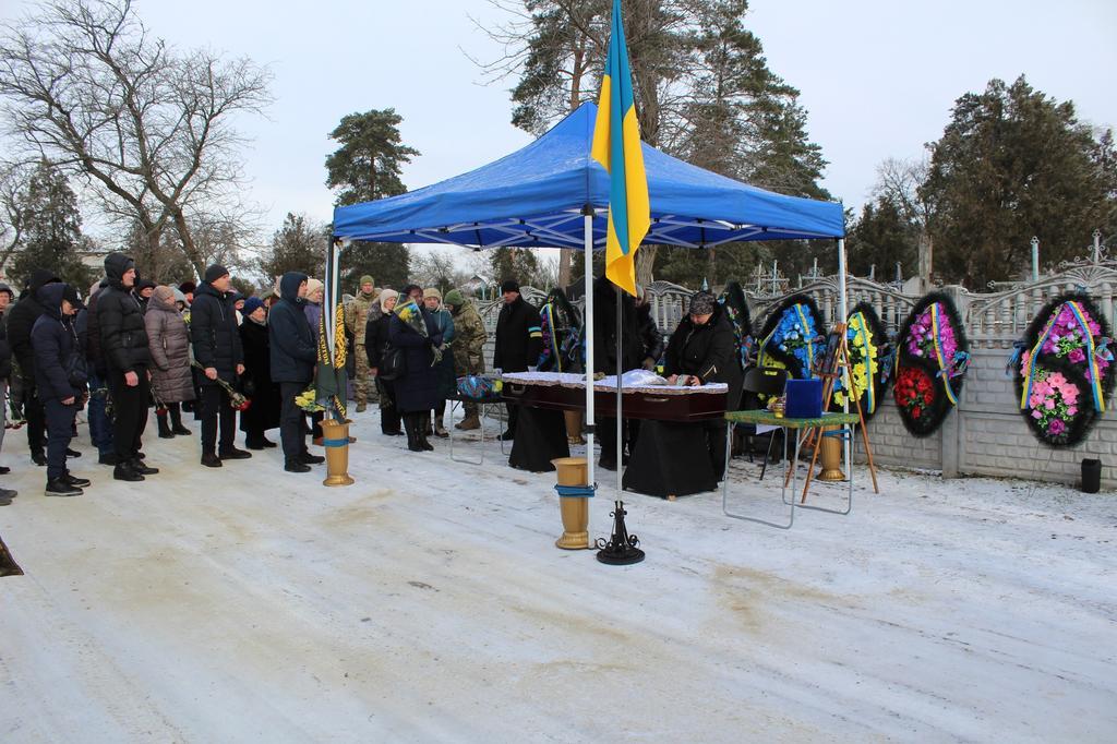 Піщанська громада провела в останню путь захисника України