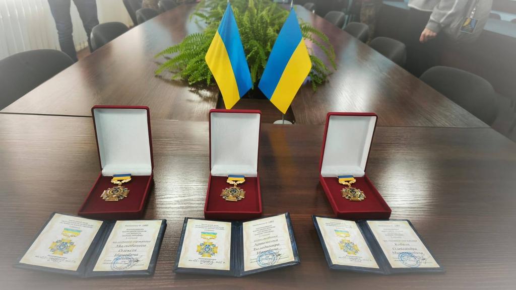 На Полтавщині родинам загиблих воїнів вручили відзнаки «За вірність народу України»