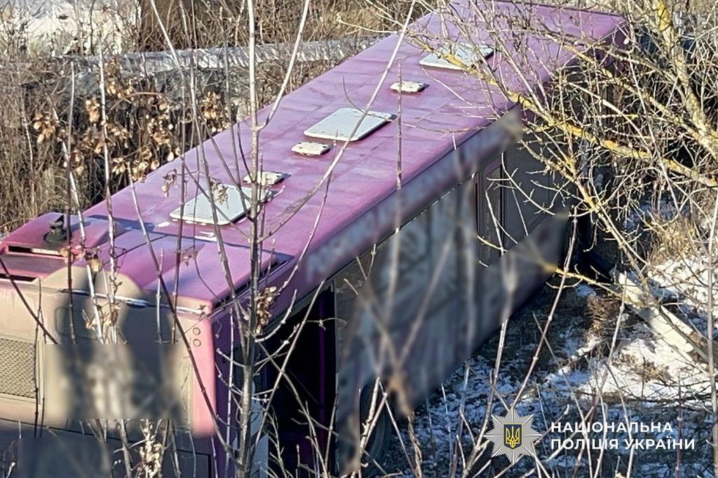 У Кременчуці перевернувся пасажирський автобус: двоє осіб постраждали