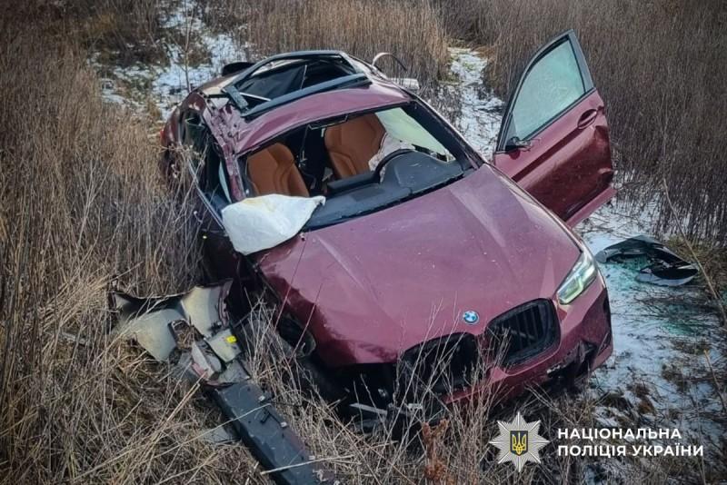 У Кременчуцькому районі легковик злетів з дороги: загинула водійка