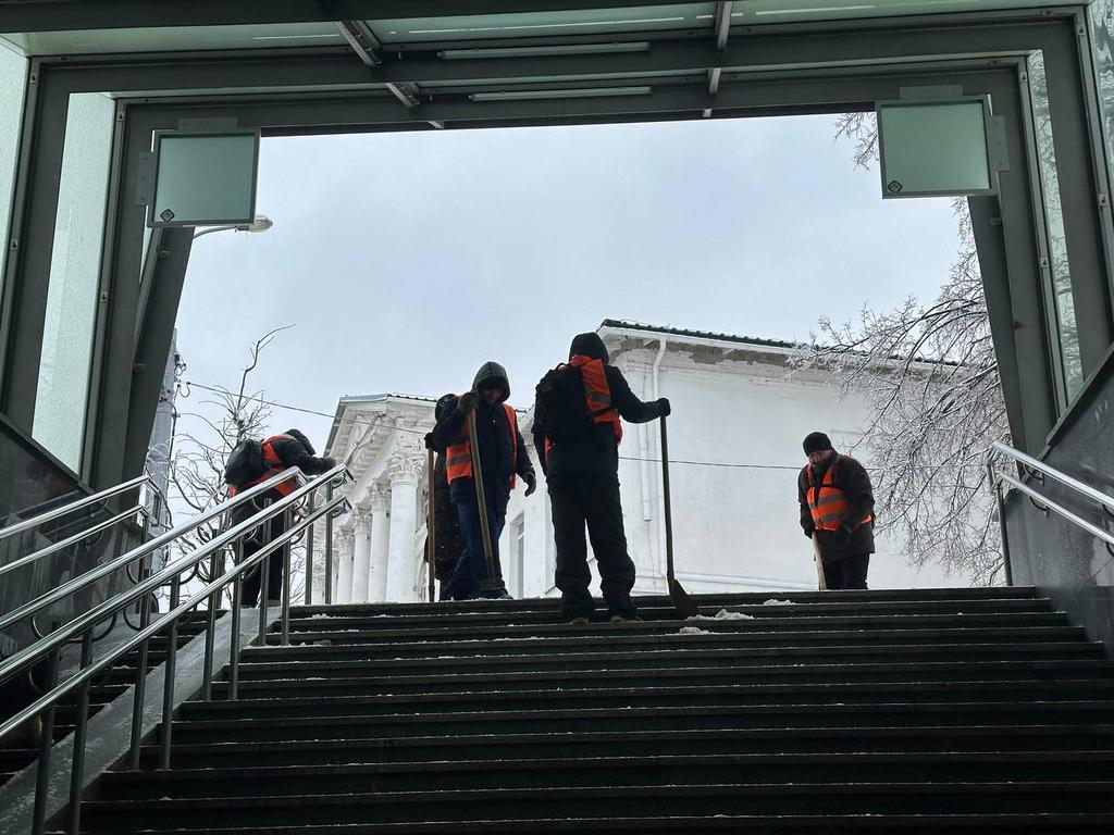 Чому полтавські комунальники на деяких локаціях працюють групами