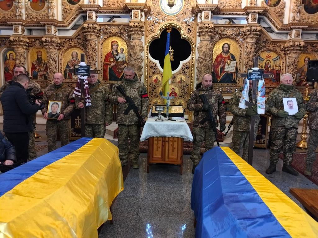 У роковини повномасштабної війни Полтава прощалася із загиблими захисниками