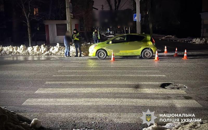 У Кременчуці легкових на пішохідному переході легковик збив дівчину-підлітка