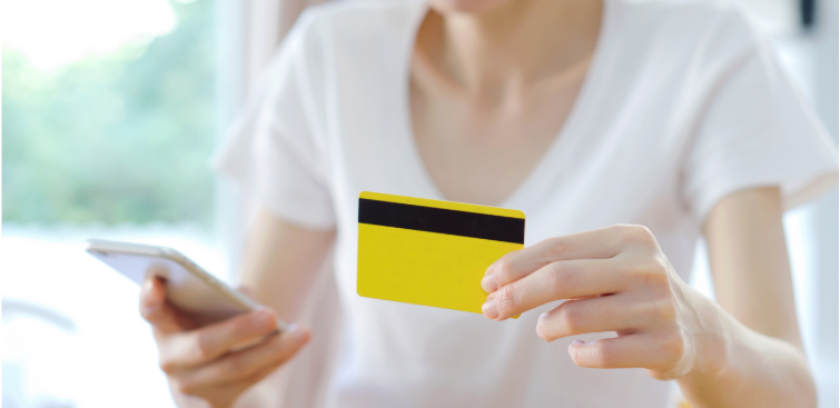 Ключові функції та переваги платіжних карток в Україні