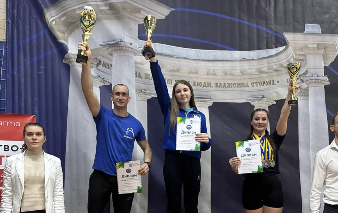 Збірна Полтавщини перемогла на чемпіонаті України з гирьового спорту
