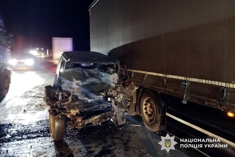 Смертельна ДТП на Полтавщині: легковик протаранив вантажівку