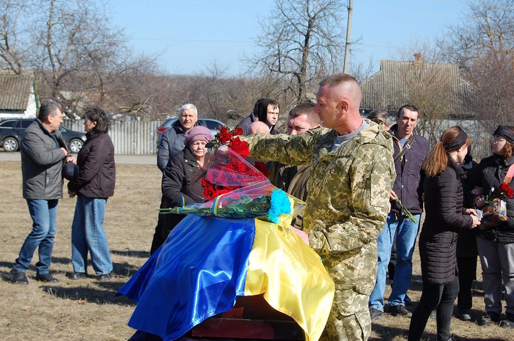 Гребінківщина в жалобі: в останню дорогу провели двох земляків-військовослужбовців