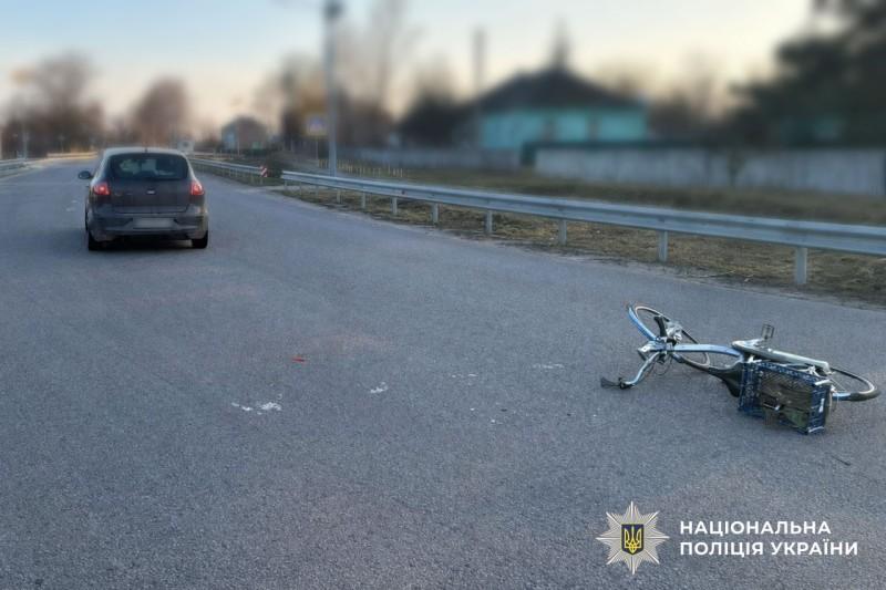На Полтавщині легковик збив велосипедистку