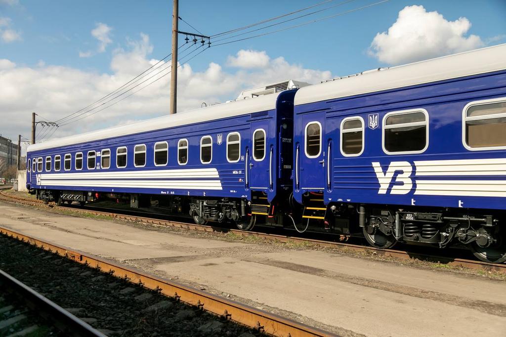 «Укрзалізниця» розширила асортимент товарів у поїздах