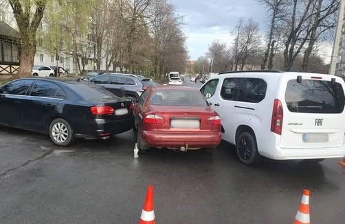 На вулиці Шевченка у Полтаві зіткнулися три автомобілі