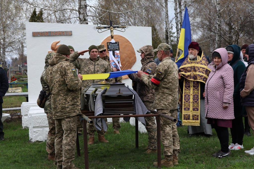 У Великосорочинській громаді провели в останній путь полеглого Героя
