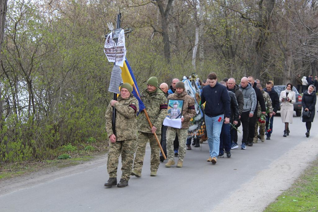 У Решетилівці попрощалися зі старшим сержантом ЗСУ Ігорем Колякою